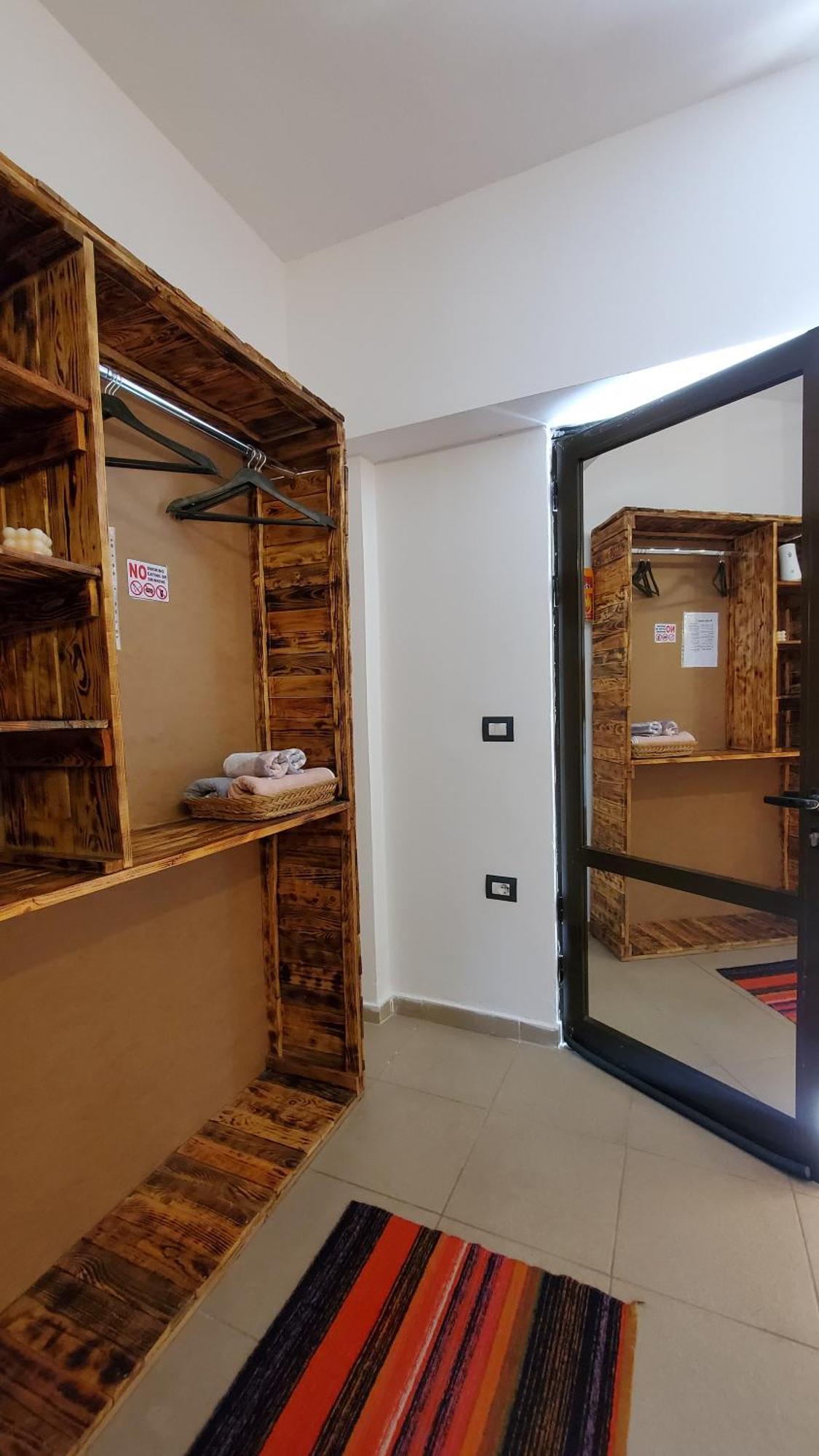 Clockwise Guestrooms Gjirokaster Ruang foto