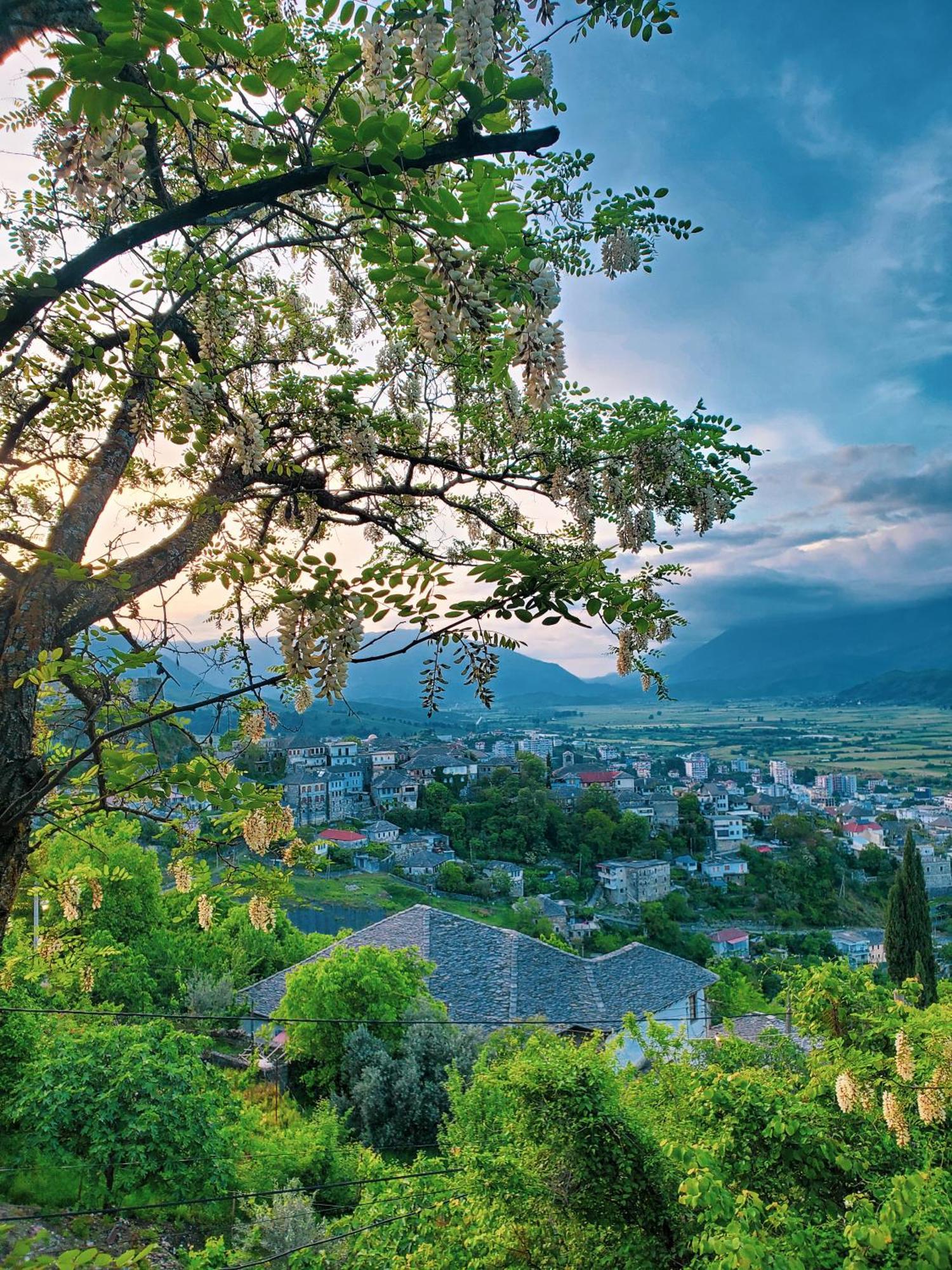 Clockwise Guestrooms Gjirokaster Bagian luar foto